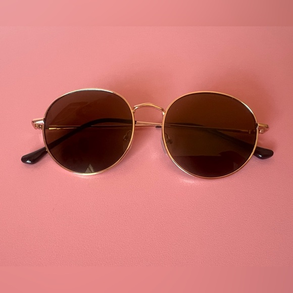 Gold Frame Sunglasses - Picture 2 of 13